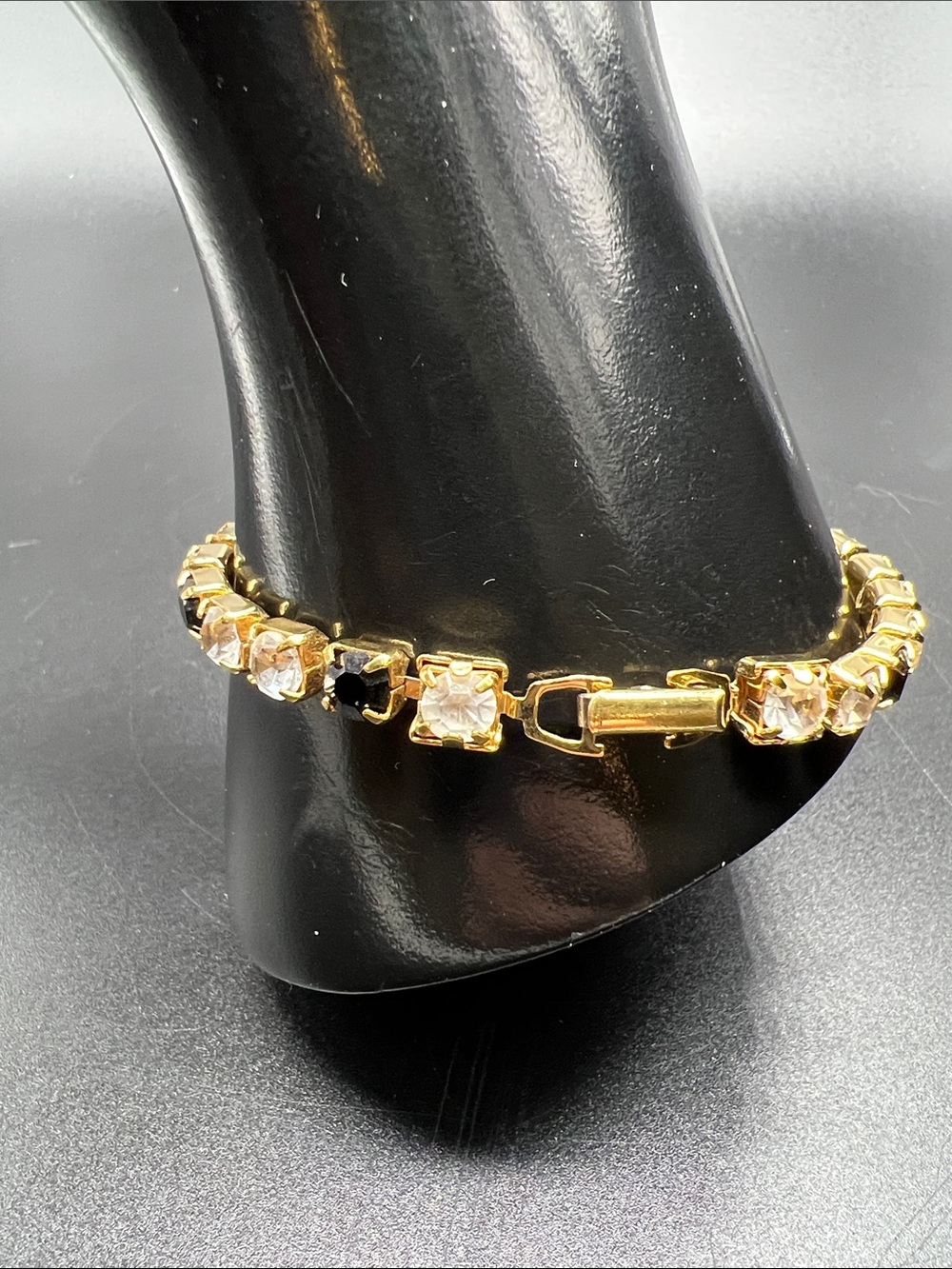Vintage Trifari Black & Clear Rhinestone Tennis Bracelet Gold Tone 7.75” - Picture 5 of 10